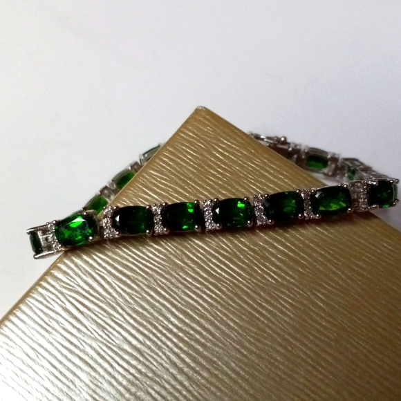 Chrome Diopside Bracelet - Picture 6 of 8